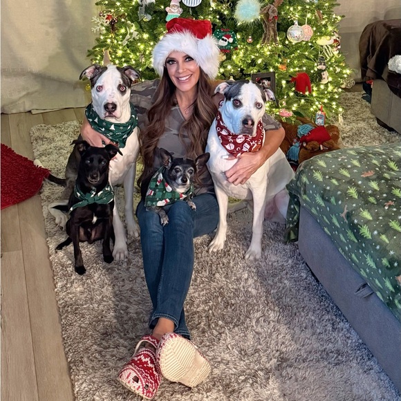 Meet your Posher, Mikki - Picture 2 of 6